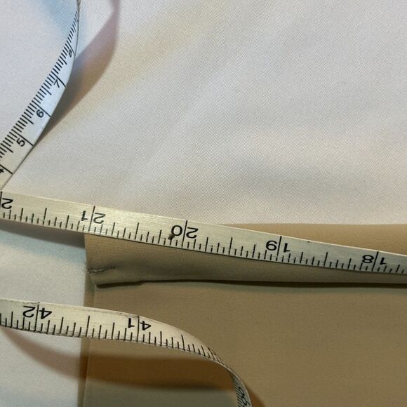 Athleta Tan High Rise Capri Zip Pocket Side Zip Closure 2 reg pockets - Picture 13 of 14